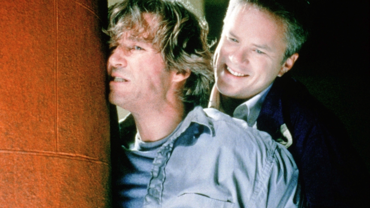 Deze zenuwslopende thriller uit 1999 laat je doordraaien door angstaanjagende complottheorie