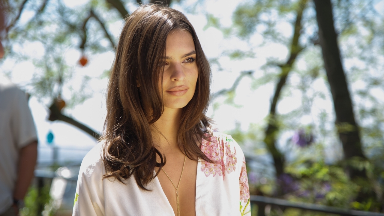 Emily Ratajkowski is in Brazilië en deelt waanzinnige fotobom: "Ik hou van Rio"