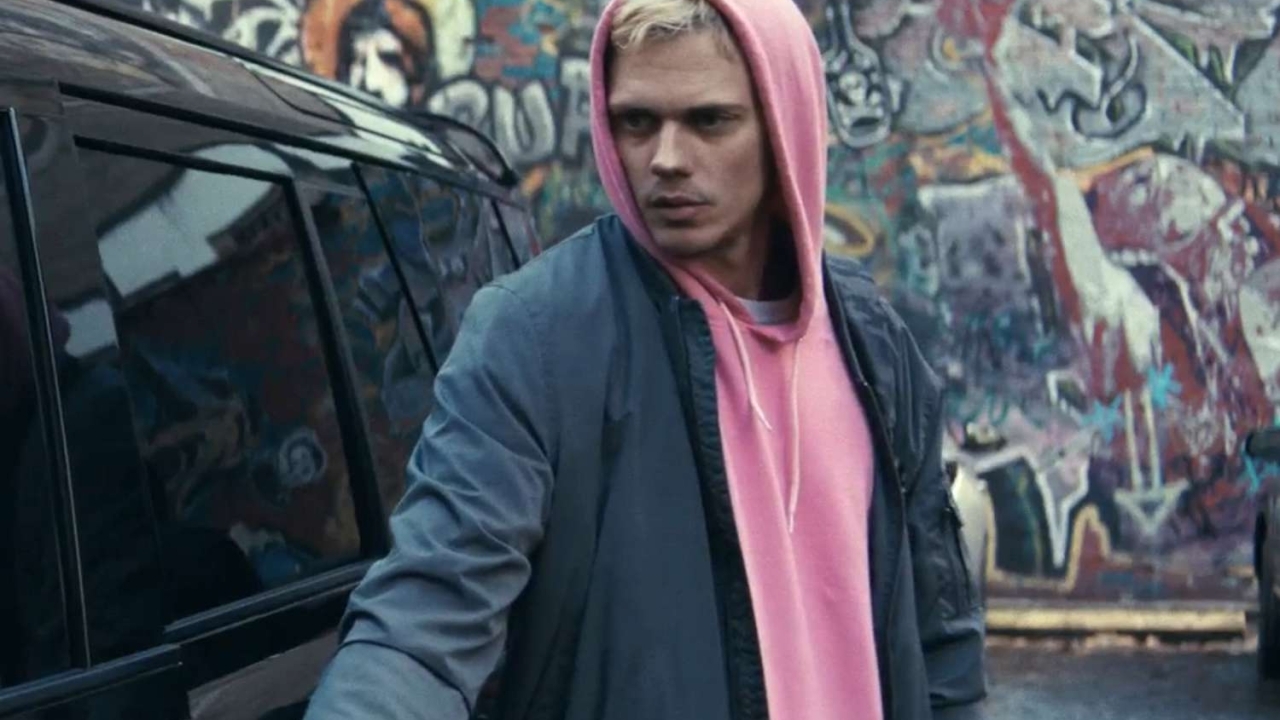 Bill Skarsgård wordt gemarteld door een kwaadaardige Anthony Hopkins in de eerste trailer van 'Locked'