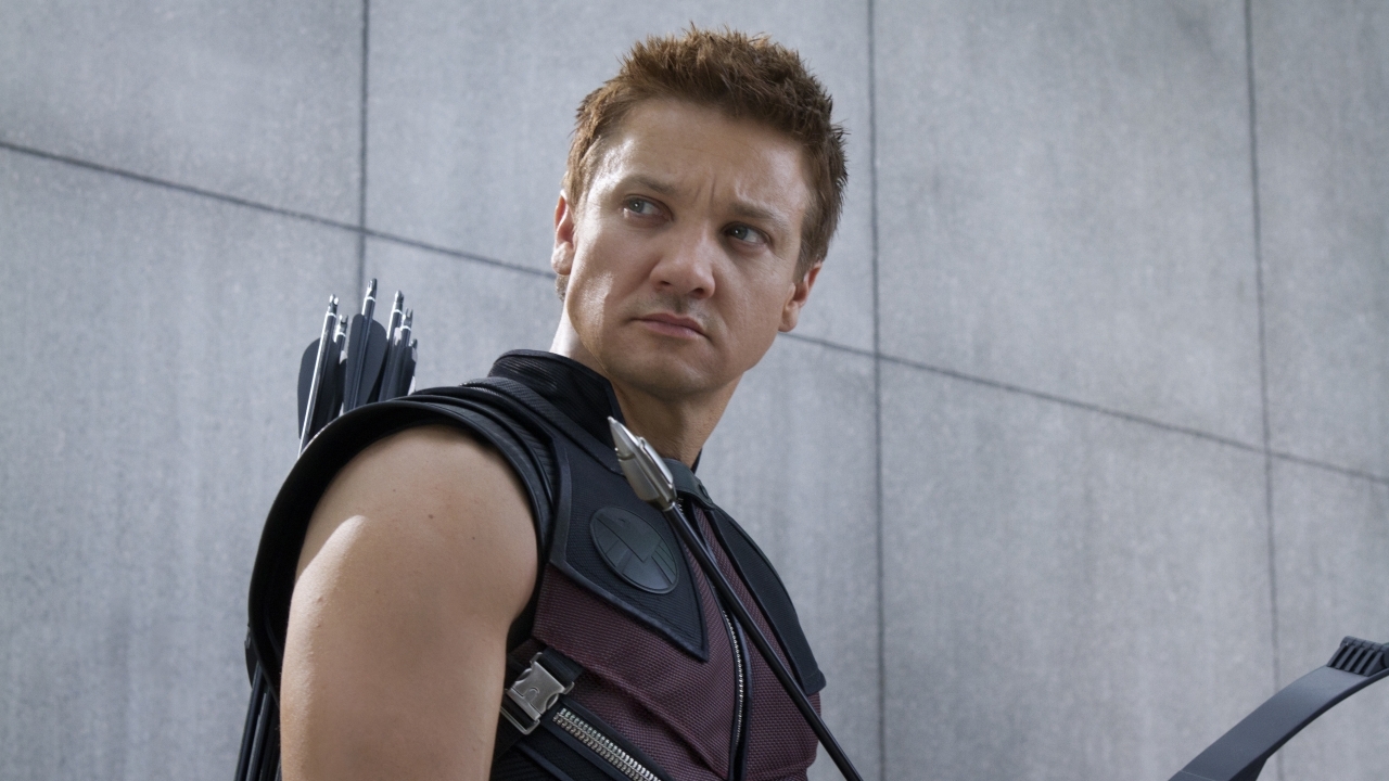 Jeremy Renner uit 'Avengers' brak 38 botten: Zo gaat het nu met hem
