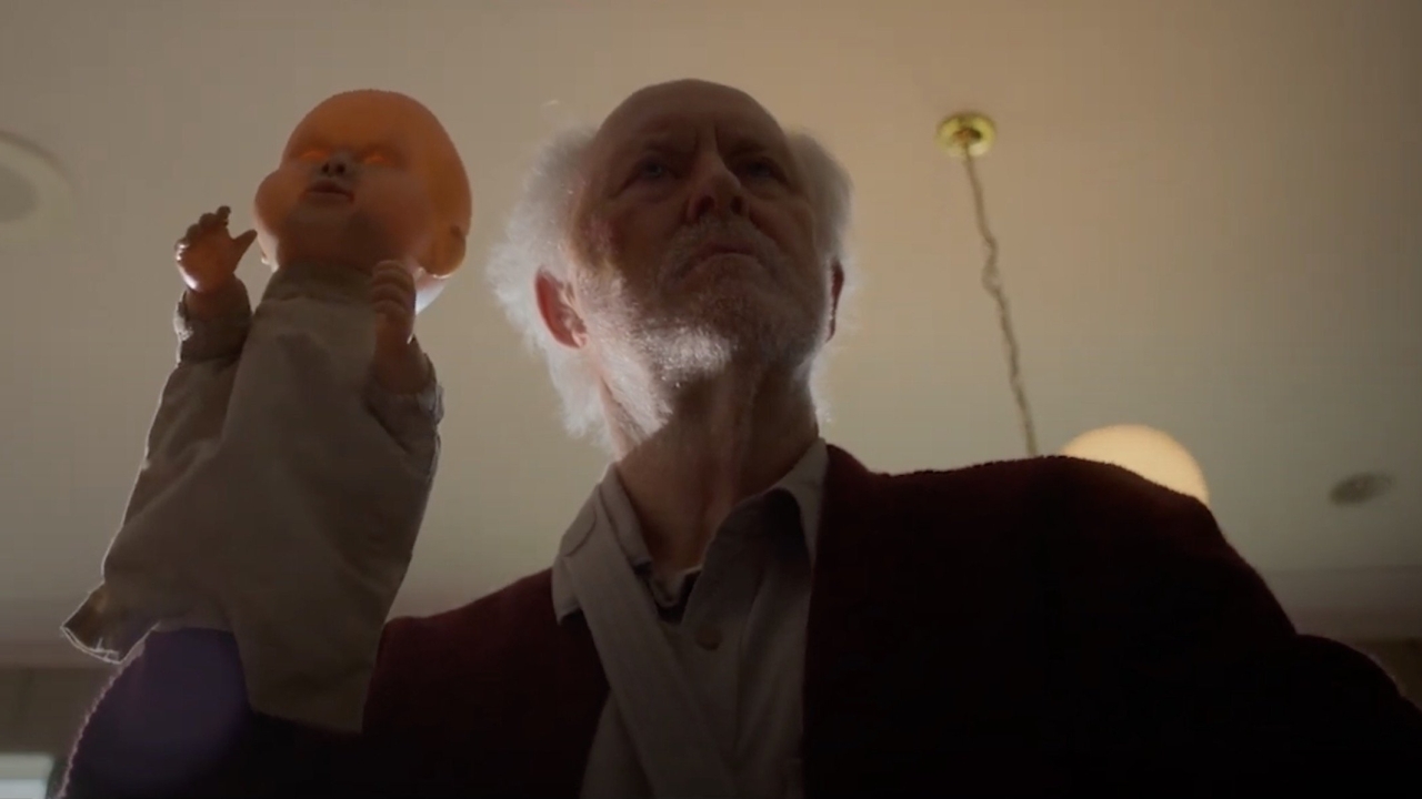 'The Rule of Jenny Pen'-teasertrailer laat zien hoe John Lithgow bewoners van bejaardentehuis terroriseert.