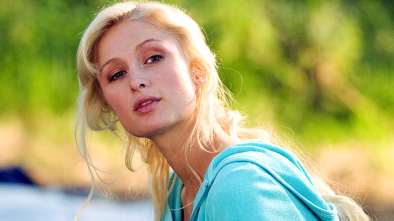 De stem van Paris Hilton is heel anders dan je zou verwachten