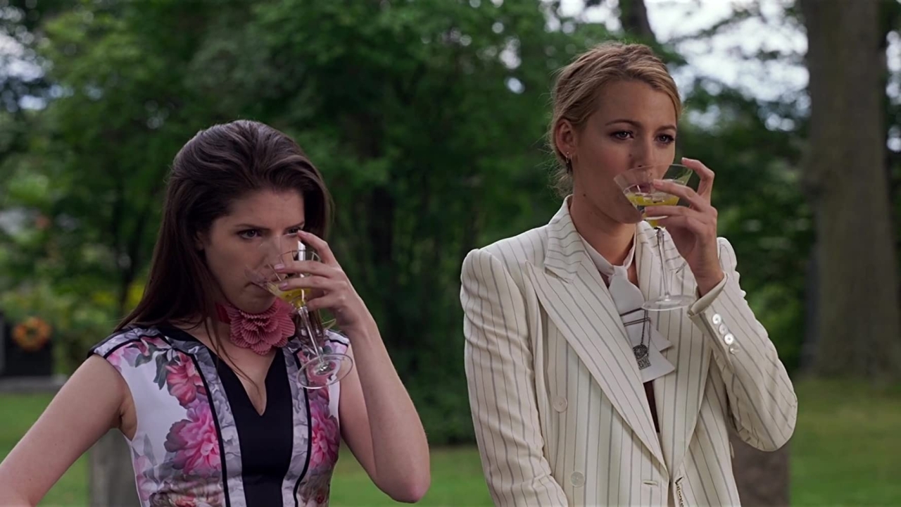 Eerste trailer voor spannende sequel 'Another Simple Favor' met Blake Lively en Anna Kendrick