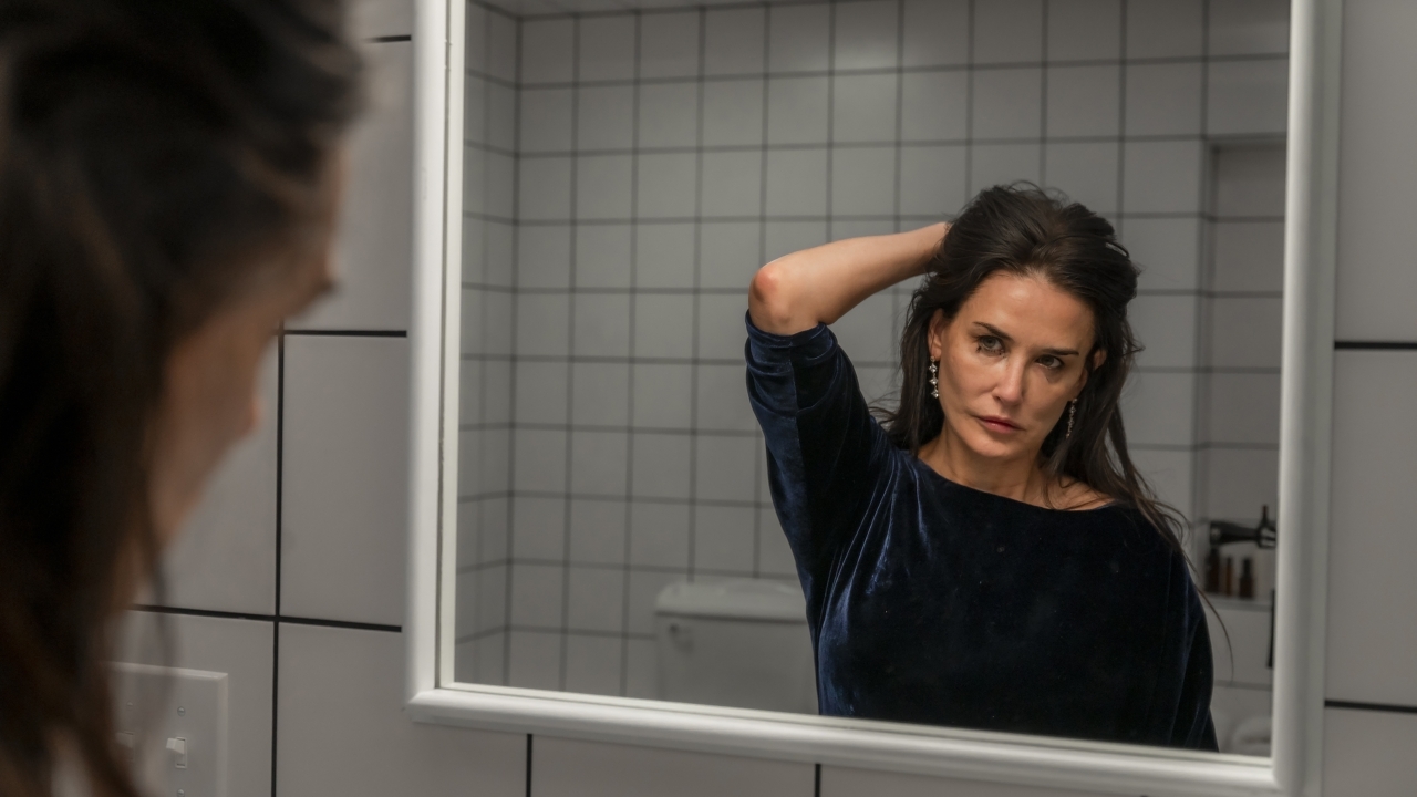 Liplezer verklapt het woord dat Demi Moore zegt als ze naast Oscar voor Beste actrice grijpt