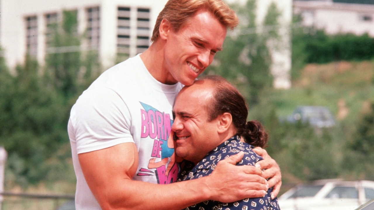Arnold Schwarzenegger gaat tot het uiterste voor zijn tweelingbroer