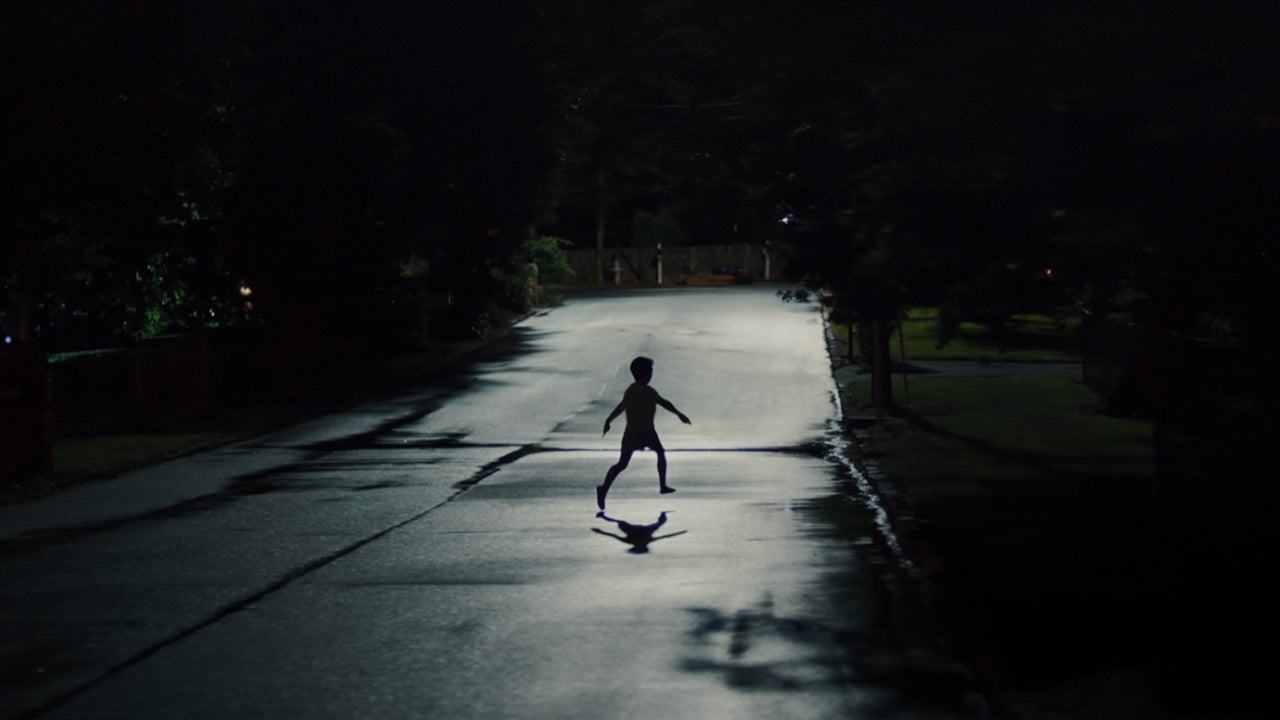 Creepy eerste trailer 'Weapons': opvolger van horrorhit 'Barbarian'