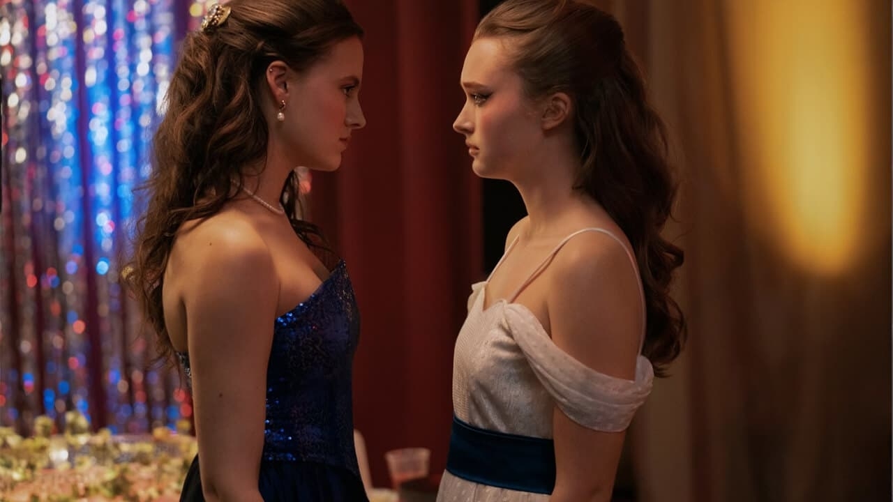 "Winnen zou zomaar je dood kunnen betekenen" volgens de trailer van Netflix's slasher-horrorvervolg 'Fear Street: Prom Queen'
