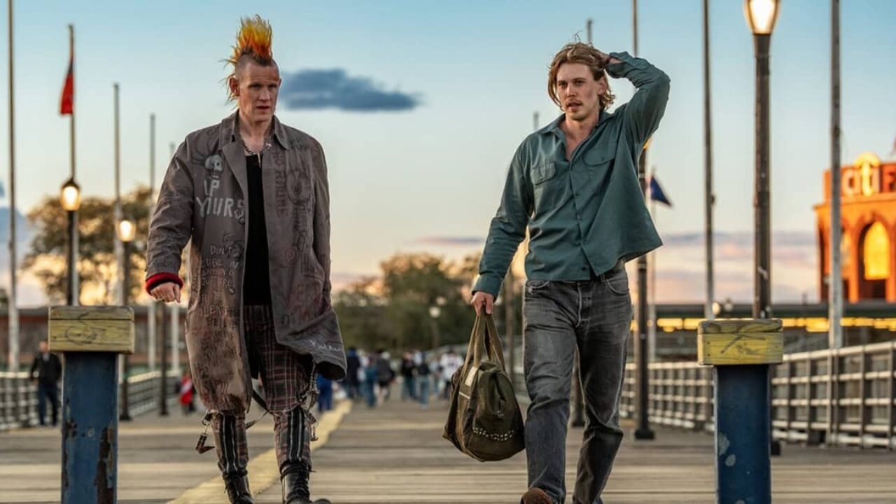 Austin Butler in eerste trailer misdaadfilm 'Caught Stealing' van Darren Aronofsky (Black Swan)