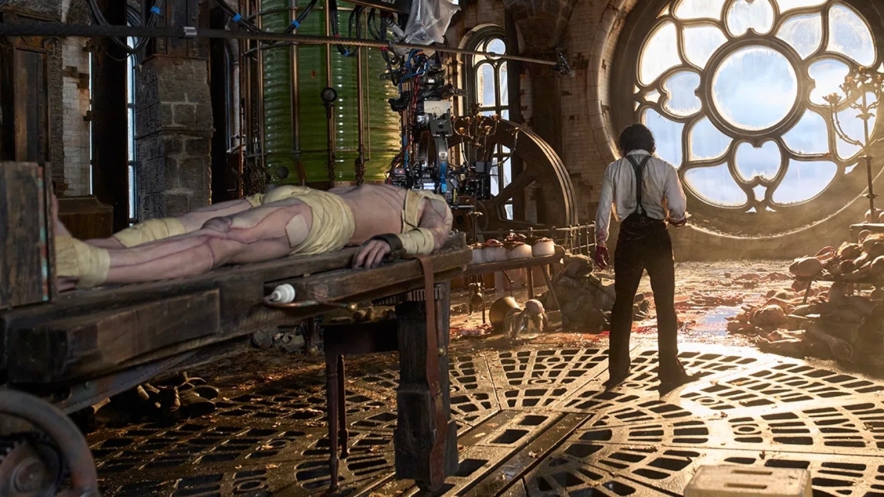 Verbluffende nieuwe foto's van Jacob Elordi's transformatie in het monster van 'Frankenstein' laat fans smeken: 'Breng het naar de bioscoop!'