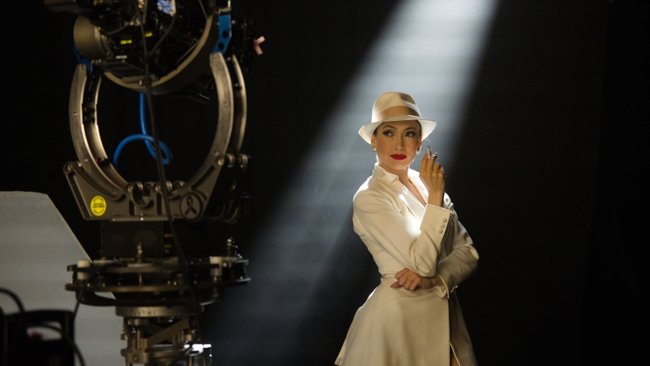 Dit is waarom Jennifer Lopez de perfecte "moderne diva" is voor 'Kiss of the Spider Woman'