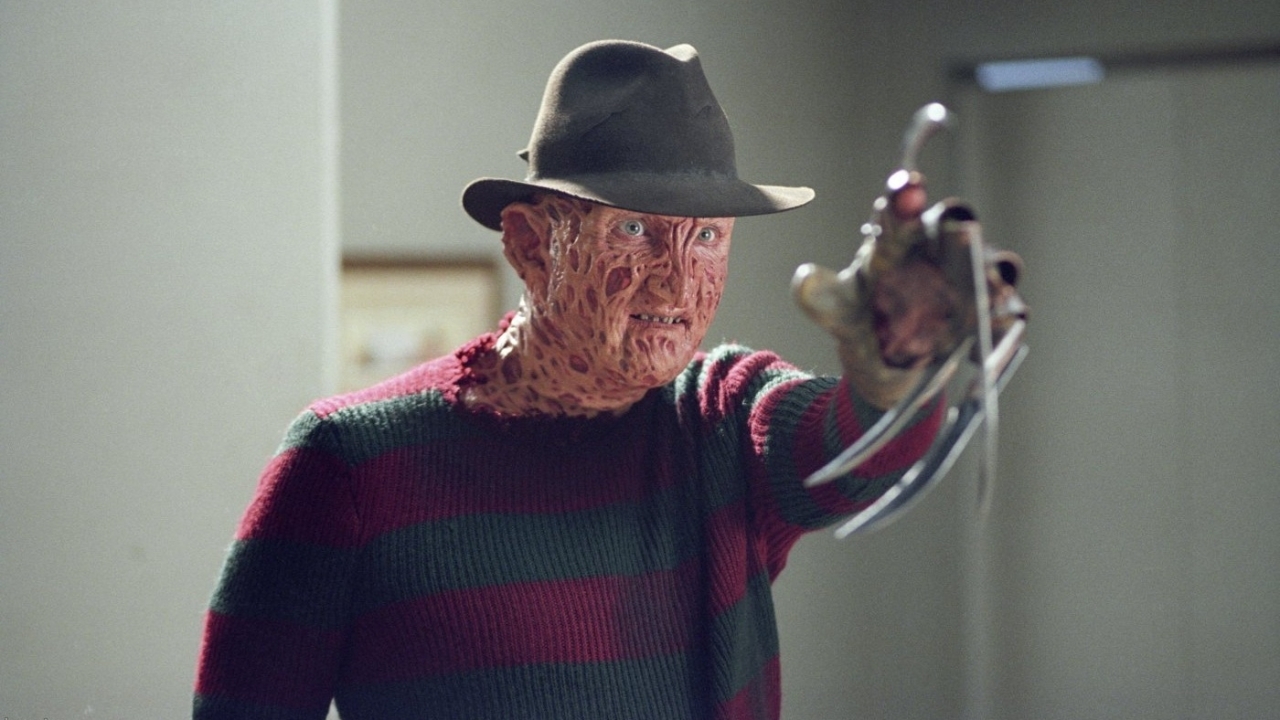 Eerste blik op de gruwelijke Japie Krekel in 'Pinocchio: Unstrung', gespeeld door Robert Englund