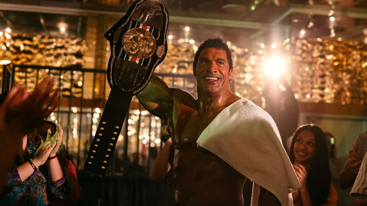 Dwayne Johnson gaat voor de Oscar in 'The Smashing Machine': vanaf deze dag in de bioscoop