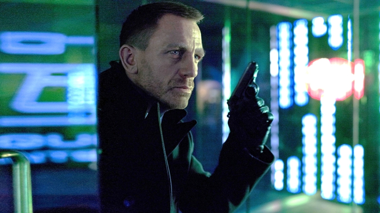 Amazon past 'James Bond'-posters aan na ophef en maakt het eigenlijk alleen maar erger