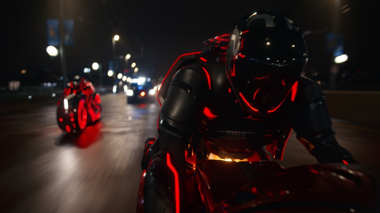 Je Tesla wordt met deze update een heuse filmauto die rechtstreeks uit 'Tron: Ares' komt