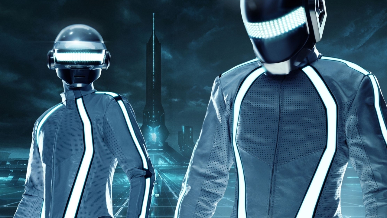 De échte gezichten van Daft Punk zijn onthuld, de mannen van 'Around the World' en veel filmmuziek