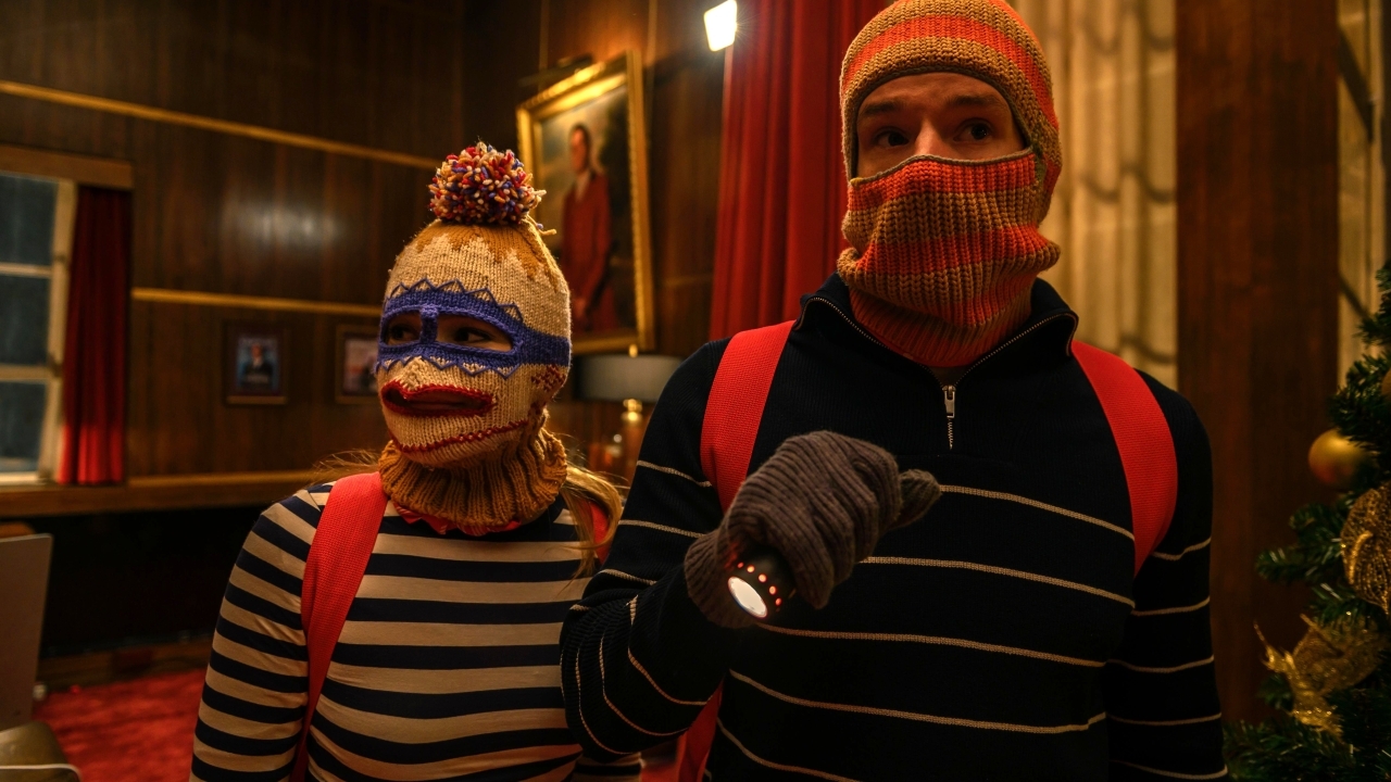 Misdaad loont op Netflix met 'Jingle Bell Heist': kerst-romkom met een spannende twist