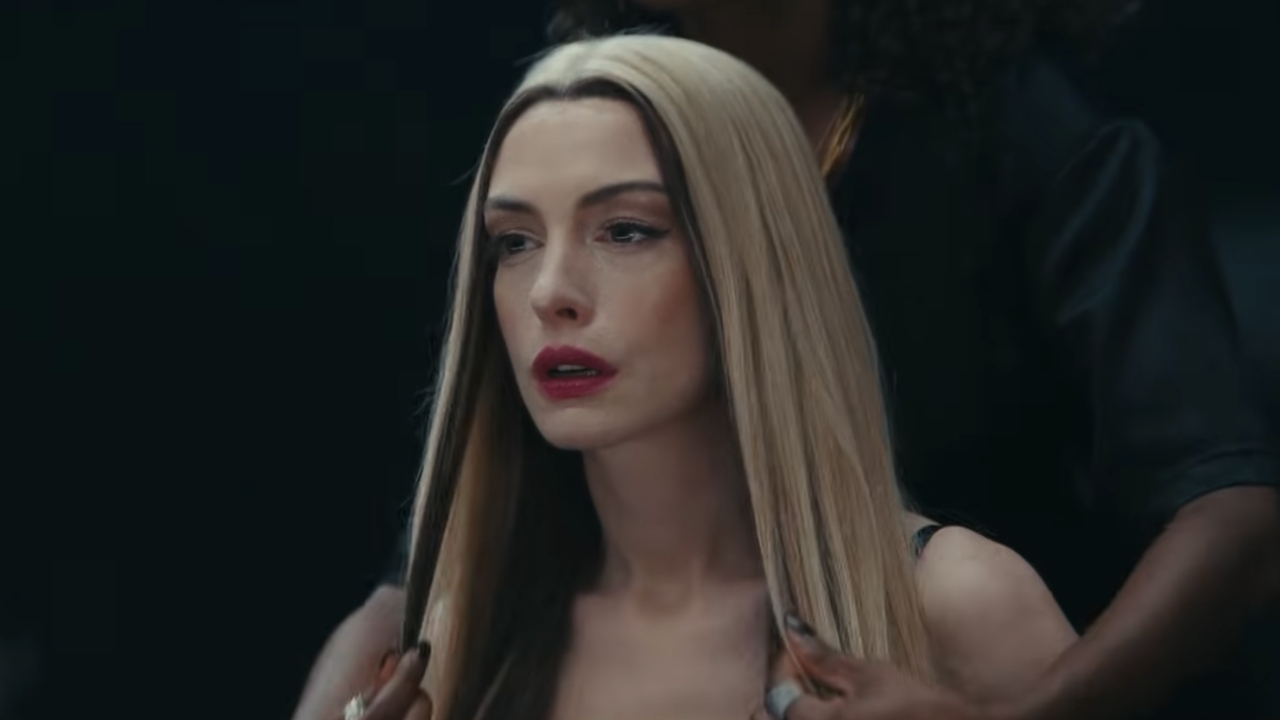 Gruwelijke trailer 'Mother Mary' met Anne Hathaway!