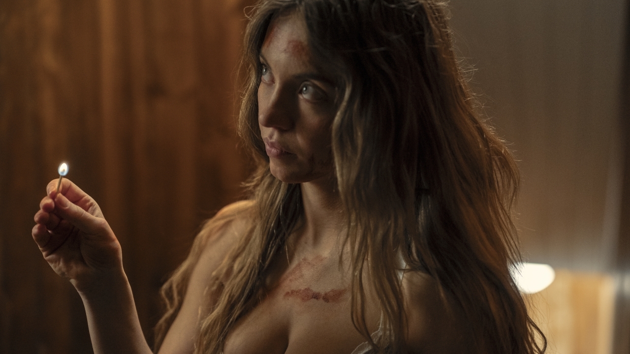 Dit is waarom Sydney Sweeney's thriller 'The Housemaid' een perfecte kerstfilm is