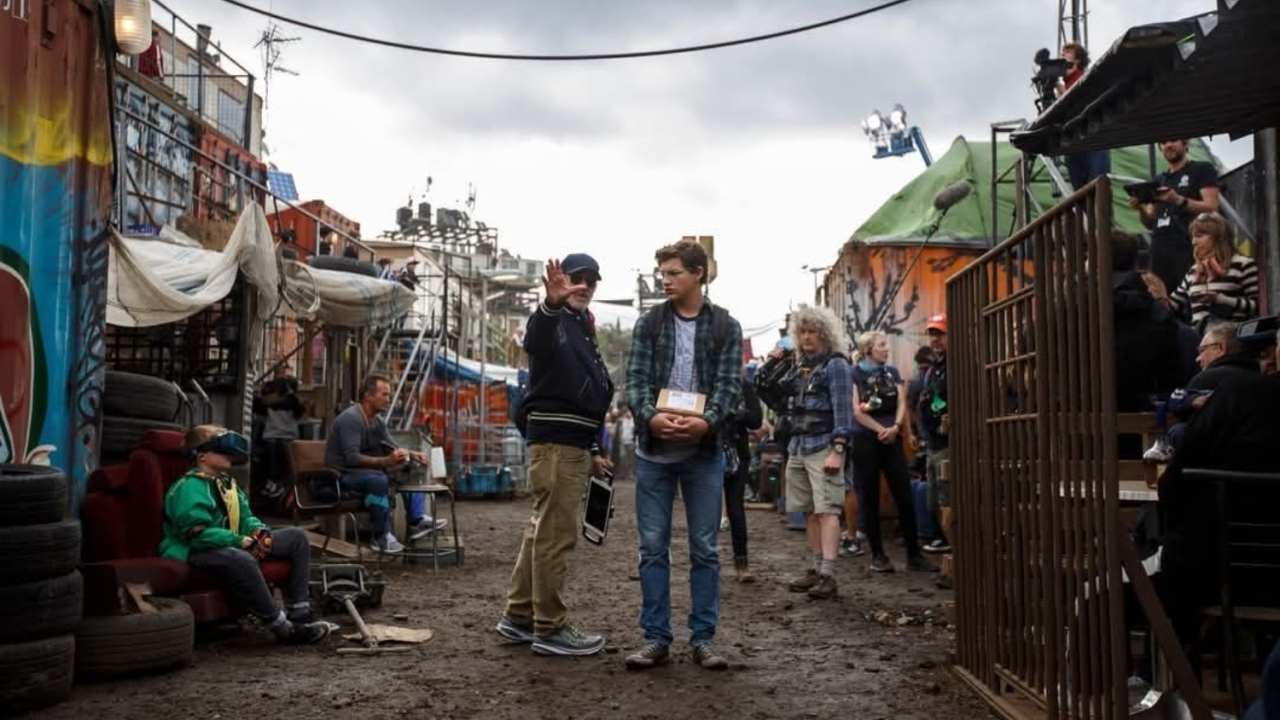 Binnenkort verschijnt zijn grote 'UFO'-film, deze filmmaker is echt stinkend rijk