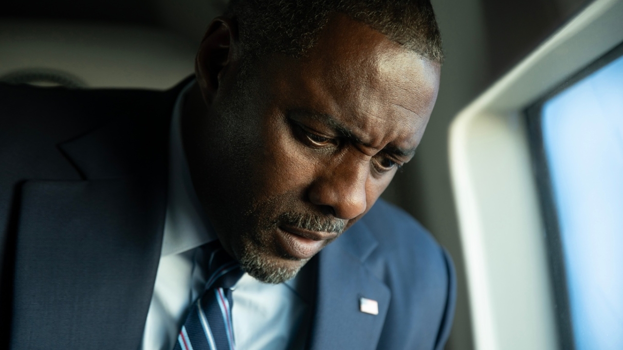 James Cameron verdedigt het controversiële einde van thriller met Idris Elba