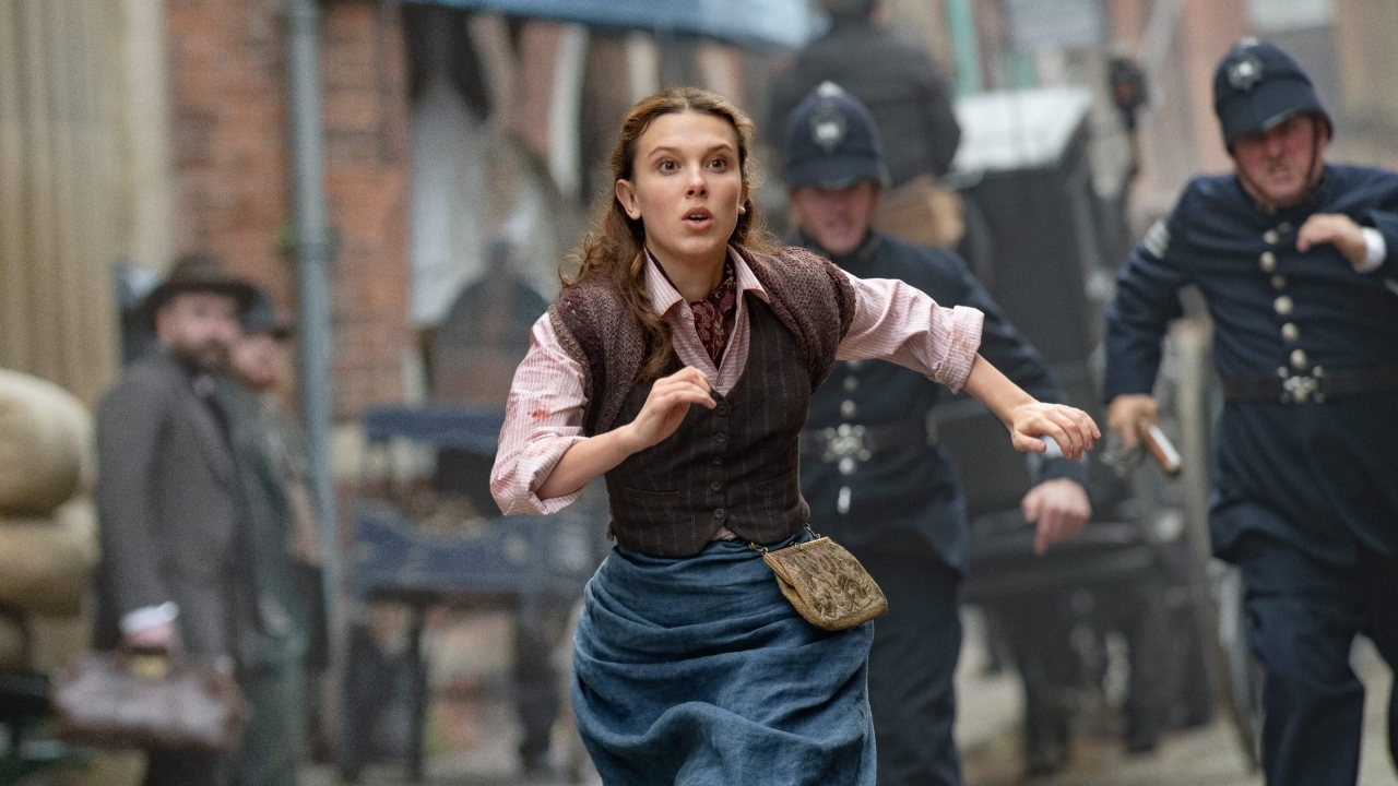 'Enola Holmes' is terug! Eerste foto Netflix-vervolg met Millie Bobby Brown