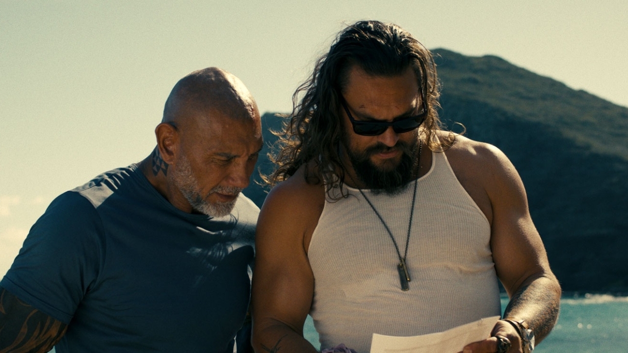 Jason Momoa en Dave Bautista "vechten als broers" in dé actieknaller van deze maand