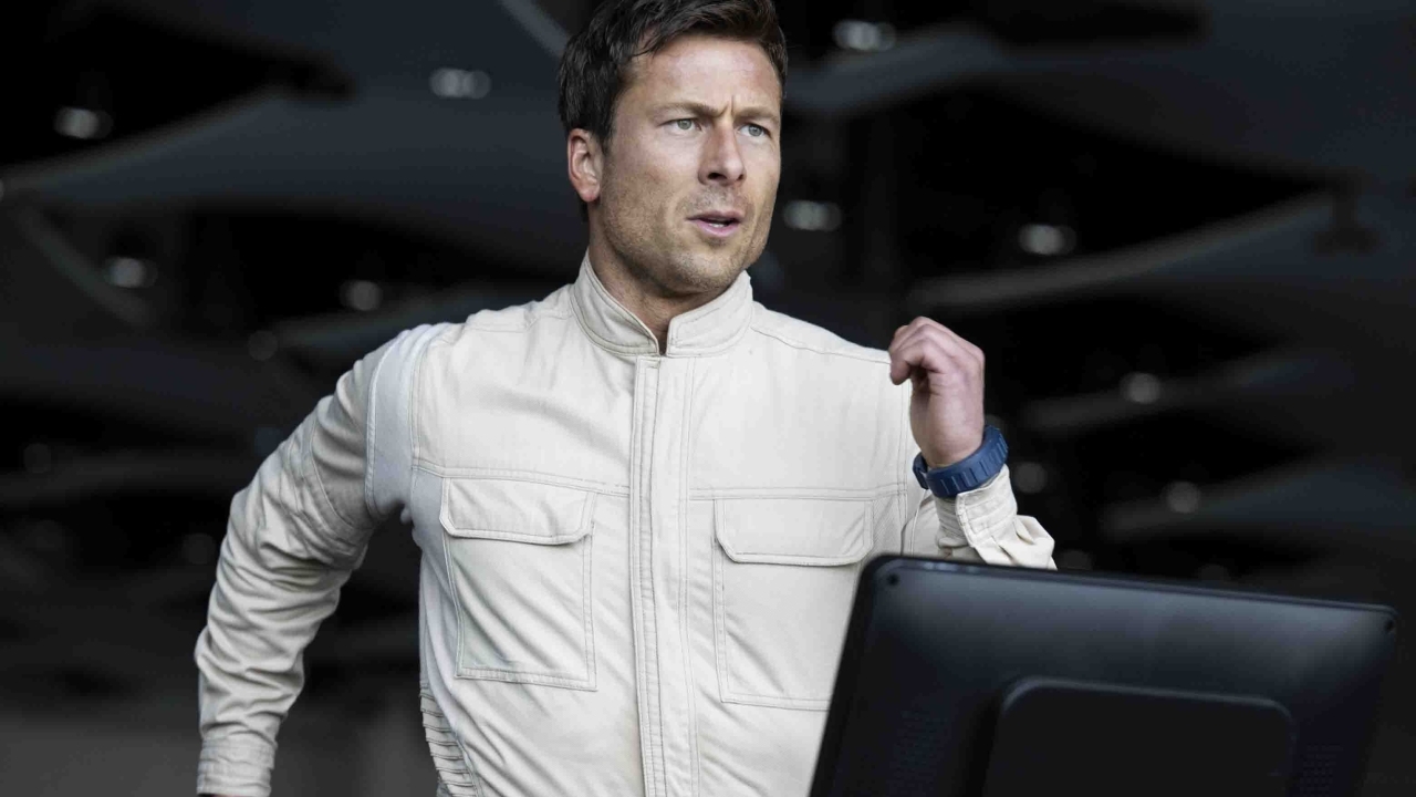 Glen Powell houdt het na 'The Running Man' nog steeds bij sciencefiction