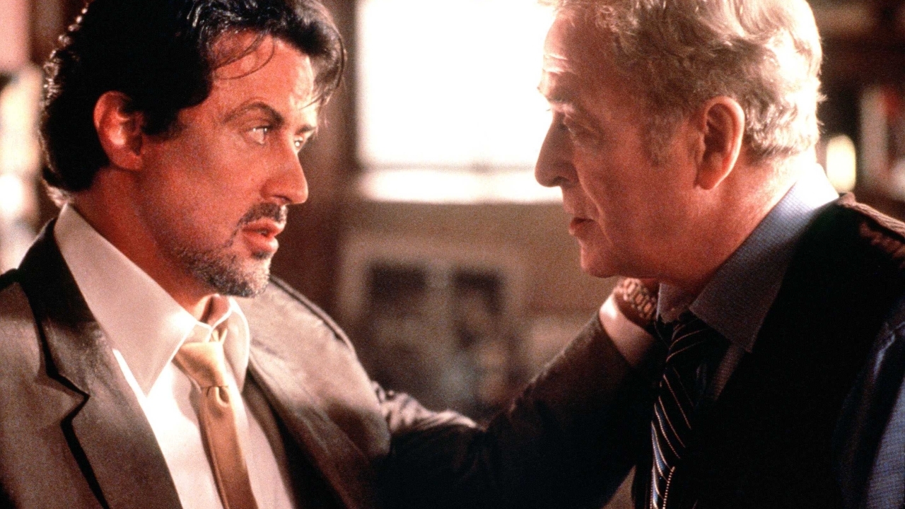 Michael Caine wist vanaf dag één dat deze film ging floppen: "Wat doe ik hier?"