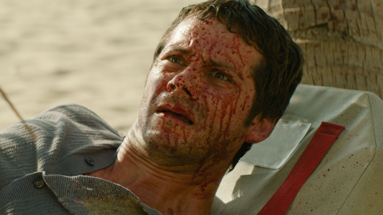 Sam Raimi noemt zichzelf "een laffe pestkop" na jarenlang acteurs met bloed te hebben besmeurd