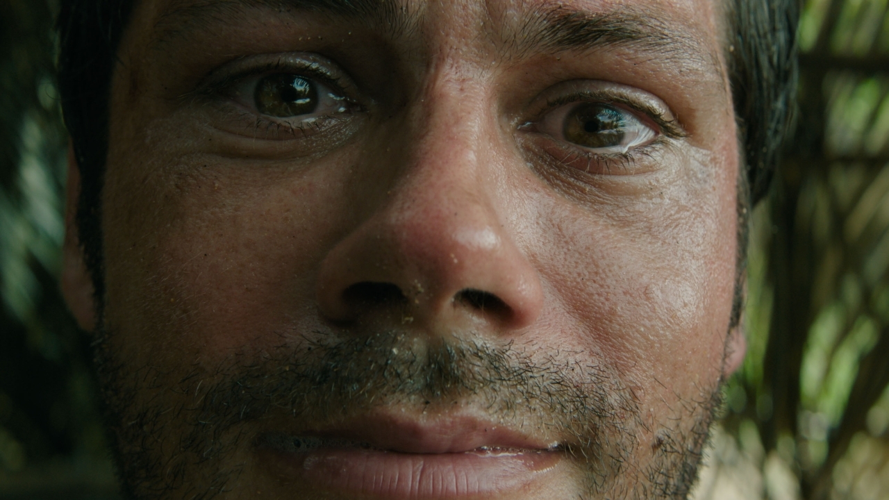 Wat moest hij eten?! Dylan O'Brien kreeg een insect op zijn bord voor 'Send Help'