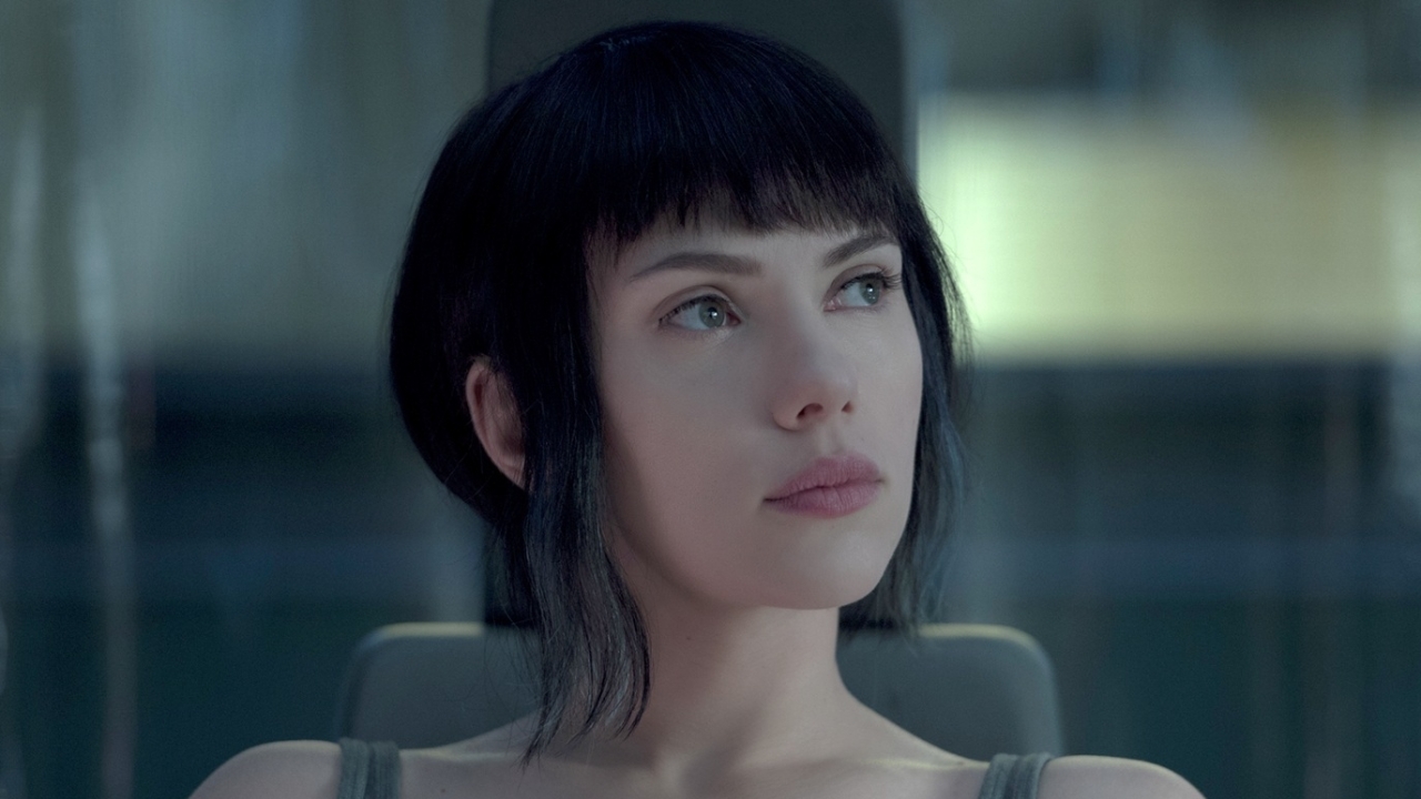 Eerste setfoto's nieuwe 'The Exorcist': Is Scarlett Johansson net zo eng als Linda Blair?