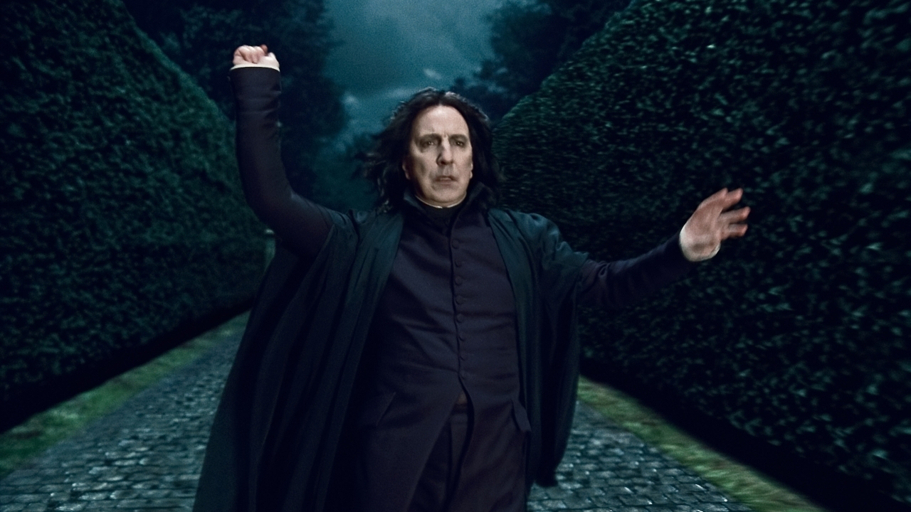 Nieuwe 'Harry Potter'-acteur kreeg doodsbedreigingen nadat bekend werd dat hij Severus Snape speelt