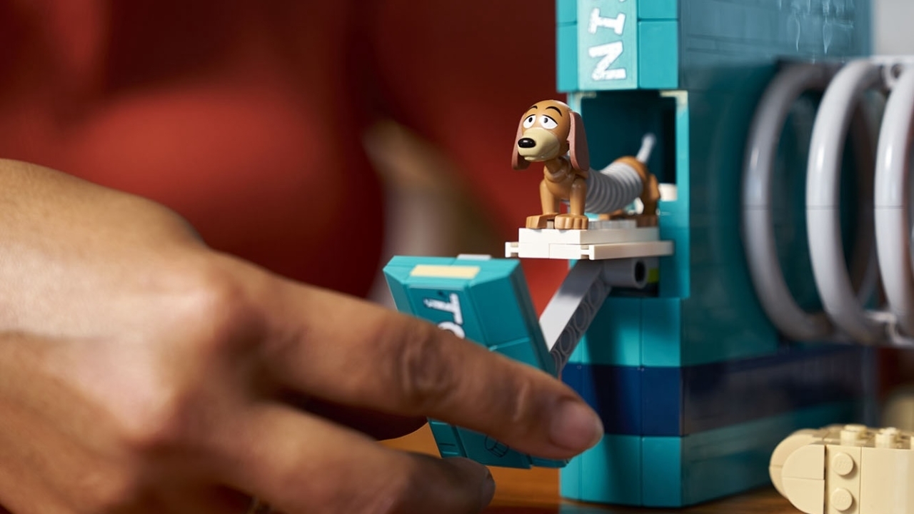 Binnenkort komt LEGO met misschien wel de gaafste Pixar-set ooit, met ruim 1300 stenen