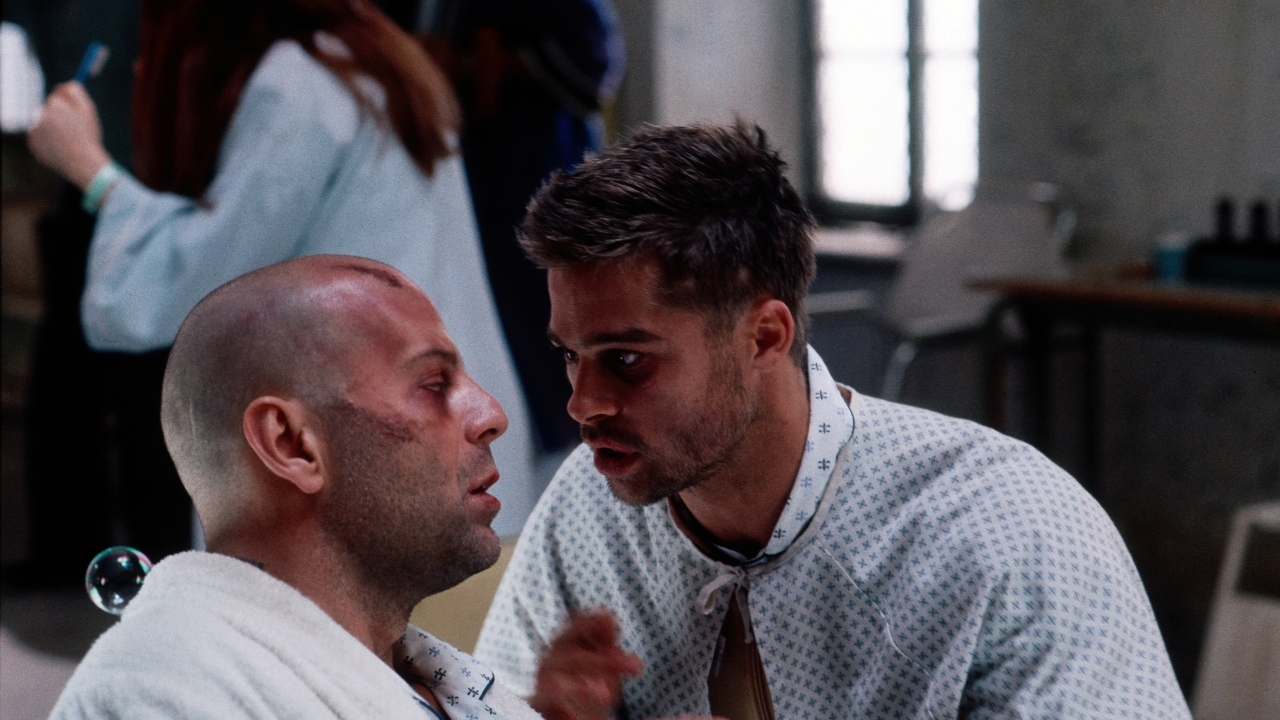 Brad Pitt ging voor zijn scifi-film '12 Monkeys' echt tot het gaatje, en dat is maar goed ook