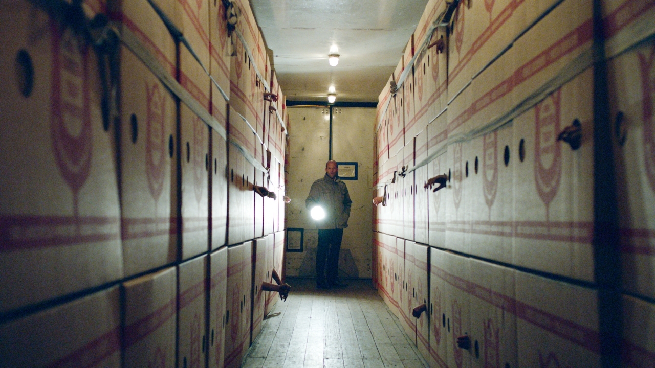 Vanavond op TV om 22:05 uur doet Jason Statham datgene wat we maar al te graag van hem zien