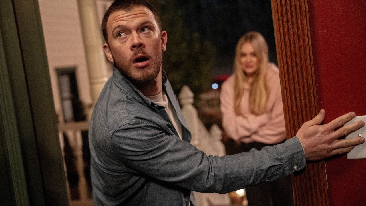 Na een omzet van 1,4 miljoen euro in de Nederlandse bioscopen is het nu opnieuw "nagelbijten" voor het thuisscherm