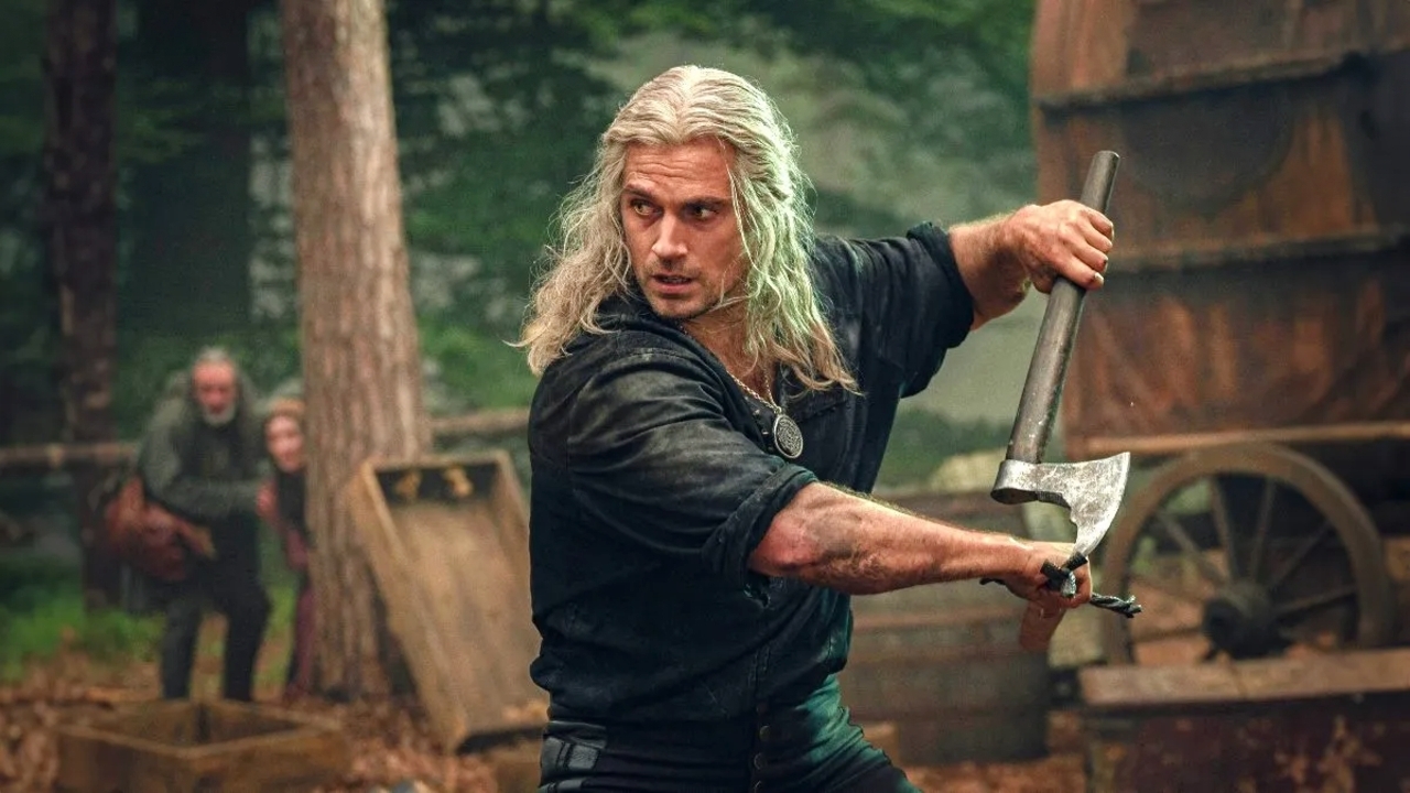Henry Cavill hakt erop los in eerste brute beelden 'Highlander'-remake van 'John Wick'-regisseur