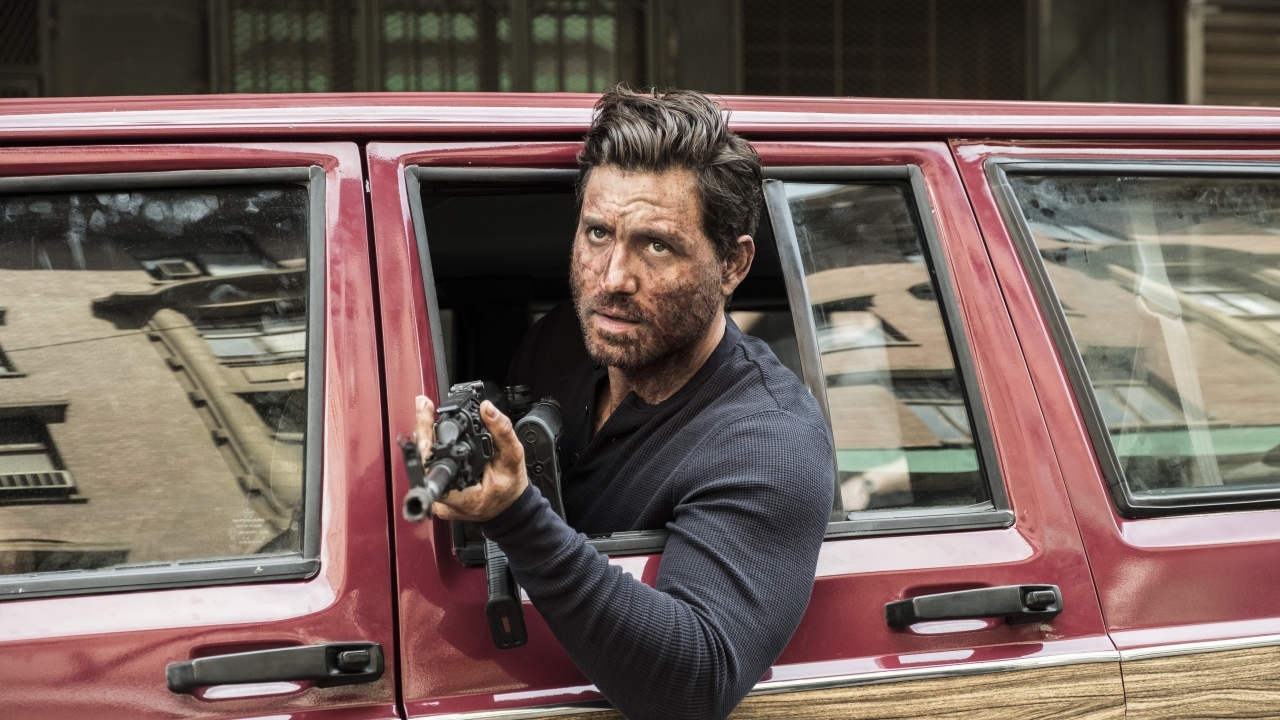 Niemand begrijpt hoe deze film groen licht van Netflix kreeg, maar dat maakt hem des te onweerstaanbaarder om te kijken