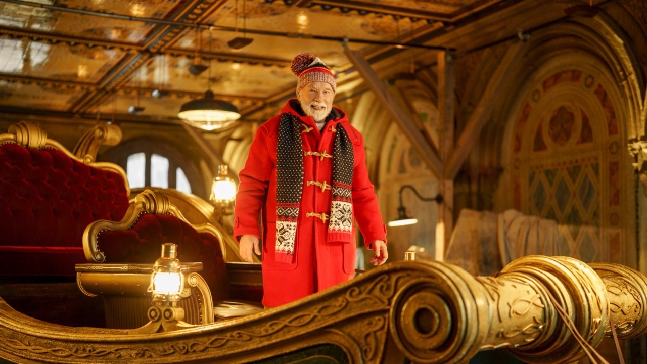 Arnold Schwarzenegger is de kerstman in actiefilm 'The Man with the Bag': bekijk hier de eerste foto