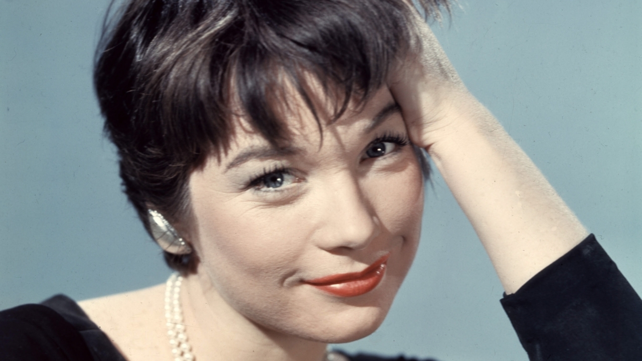 Deze legendarische actrice (92) "wil niet stoppen met acteren": Shirley MacLaine gaat nooit met pensioen