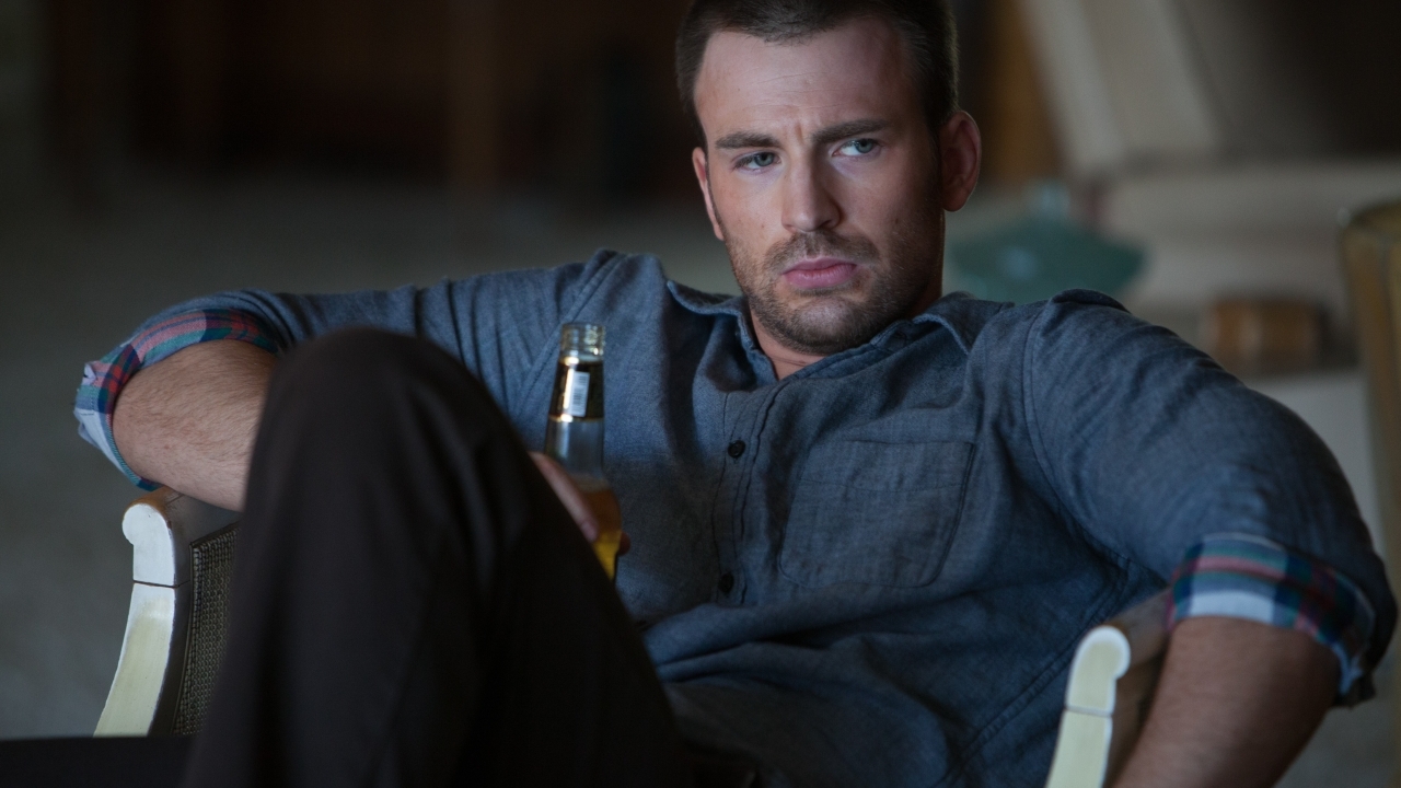 Dit is de prachtige vrouw van 'Captain America'-acteur Chris Evans, en zo vroeg hij haar ten huwelijk