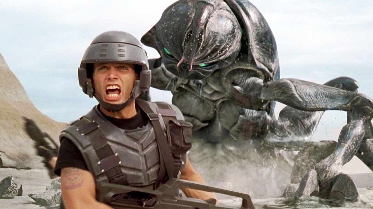 'Starship Troopers' reboot zet zijn zinnen op 'Top Gun' regisseur
