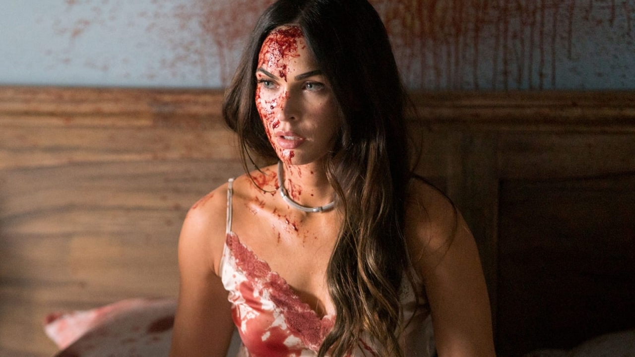 Megan Fox vast aan dode psycho in trailer 'Till Death'