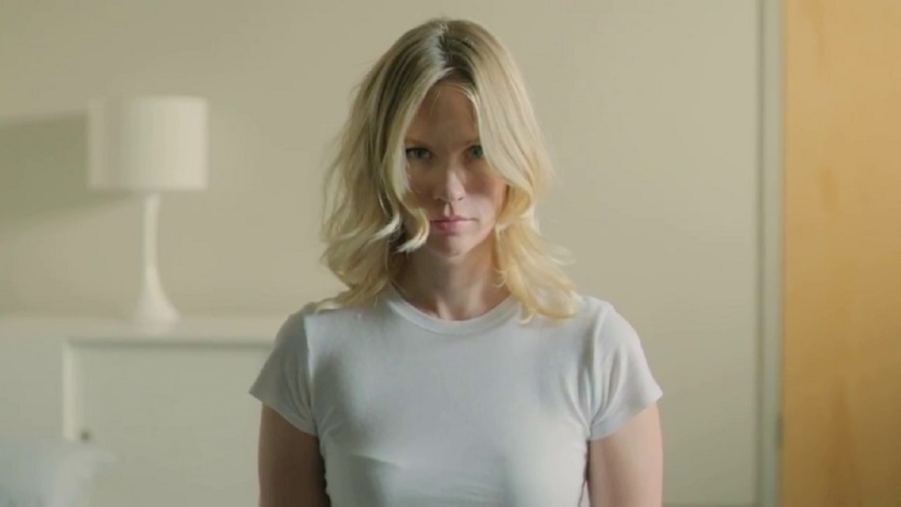 'X-Men' ster January Jones deelt haar borsten op super gewaagde Insta-foto