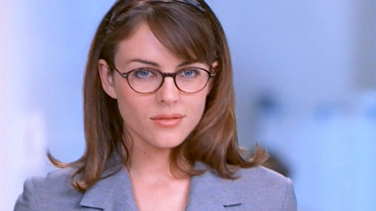 Marvel-ster Elizabeth Hurley showt nieuwe bikini op Instagram