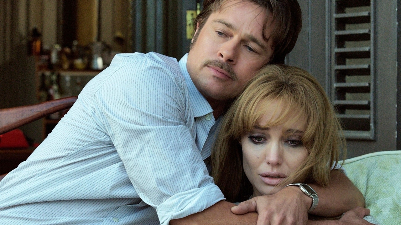 Angelia Jolie wil rechter die Brad Pitt zijn zin geeft dumpen