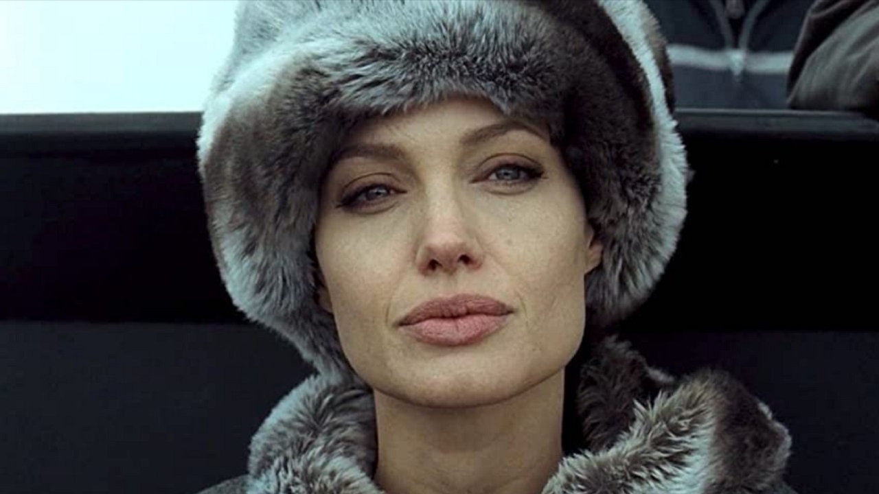 Angelina Jolie knalt binnen op Instagram met wanhopige brief van Afghaans meisje
