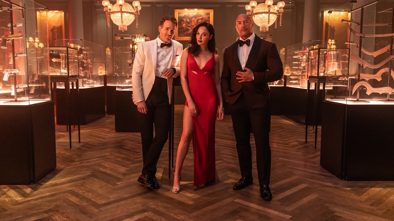 Netflix toont de trailer van zijn grootste film ooit: 'Red Notice' met Dwayne Johnson, Gal Gadot en Ryan Reynolds
