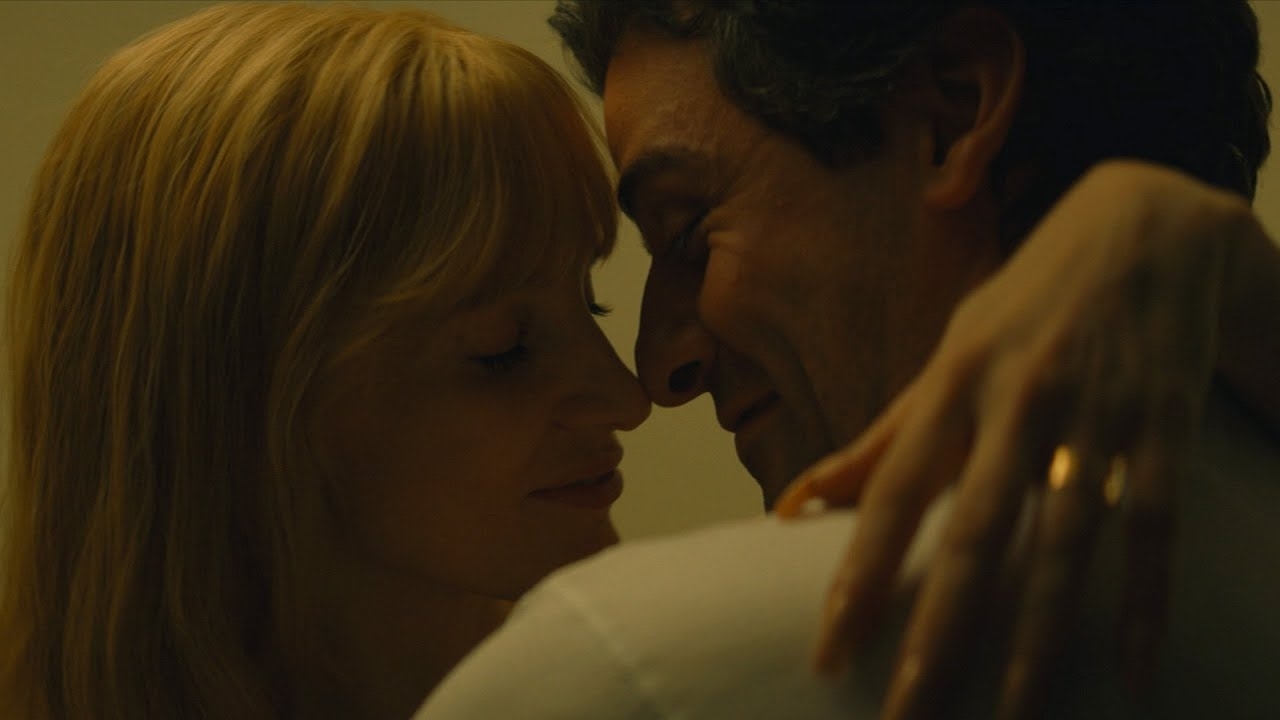 Oscar Isaac flirt wel héél intens met Jessica Chastain op de rode loper