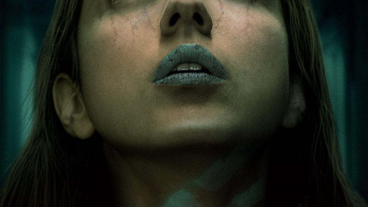 Netflix laat je griezelen met eerste trailer 'No One Gets Out Alive'